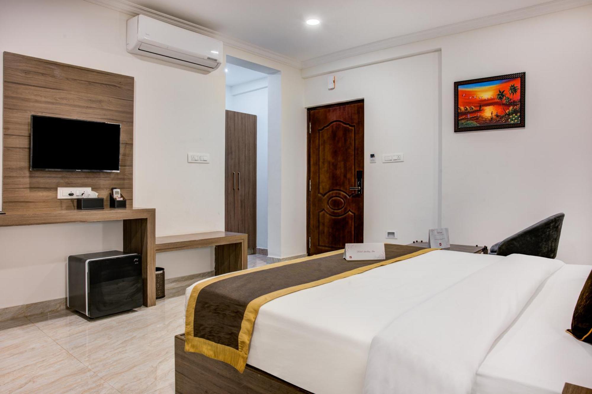 Hotel Sterling Inn Bangalore International Airport Yelahanka ภายนอก รูปภาพ