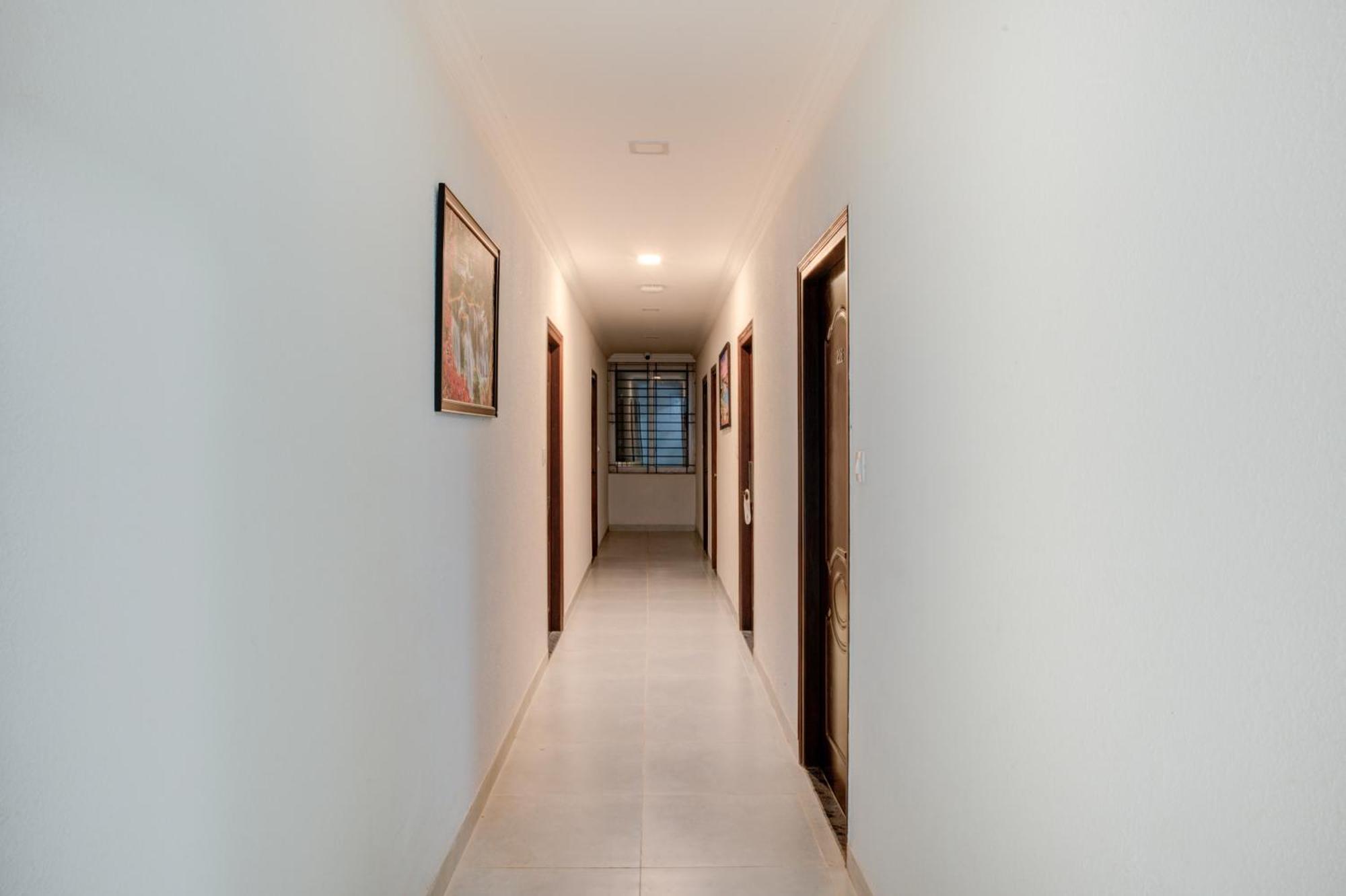 Hotel Sterling Inn Bangalore International Airport Yelahanka ภายนอก รูปภาพ