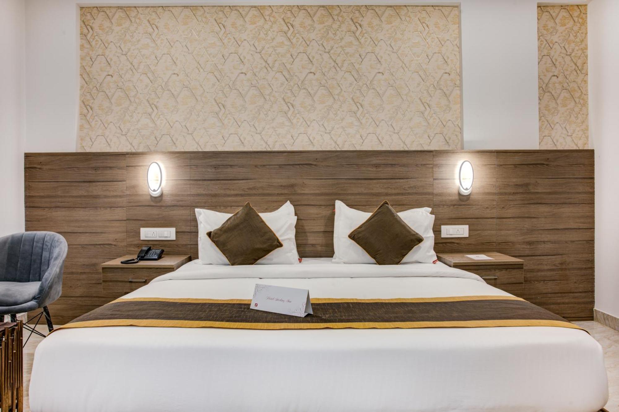 Hotel Sterling Inn Bangalore International Airport Yelahanka ภายนอก รูปภาพ