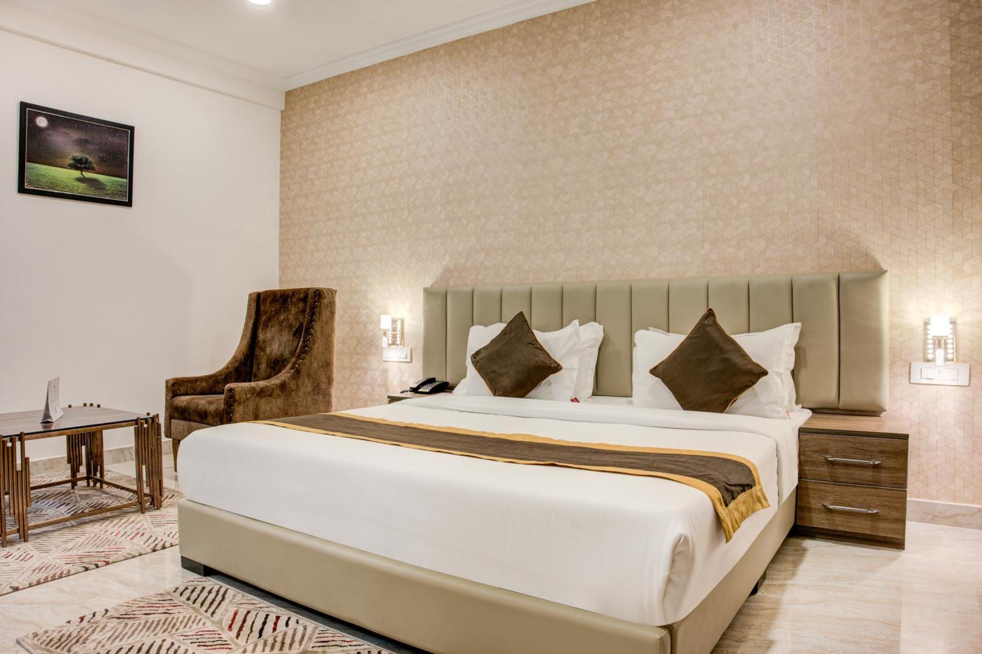 Hotel Sterling Inn Bangalore International Airport Yelahanka ภายนอก รูปภาพ