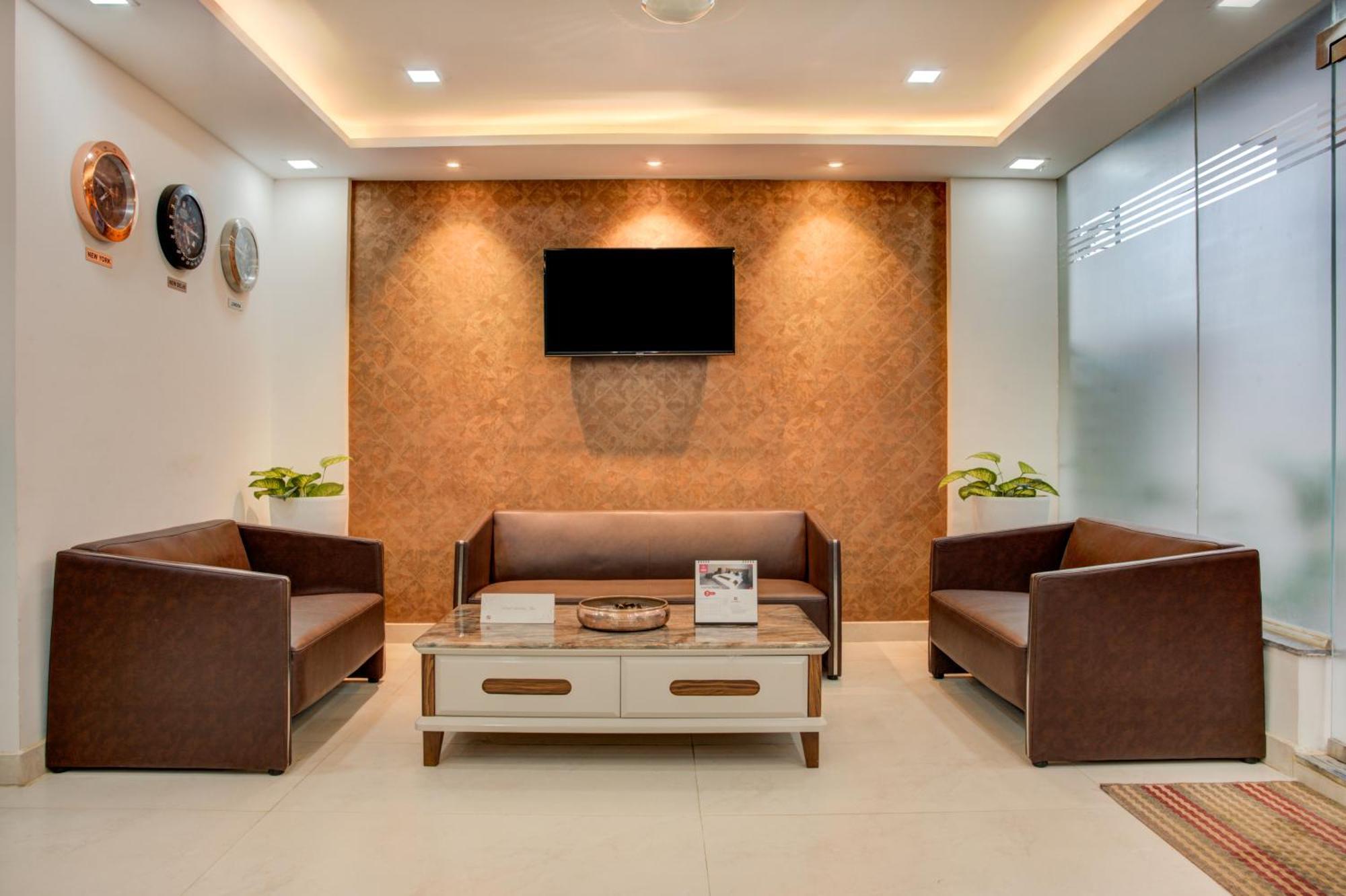 Hotel Sterling Inn Bangalore International Airport Yelahanka ภายนอก รูปภาพ