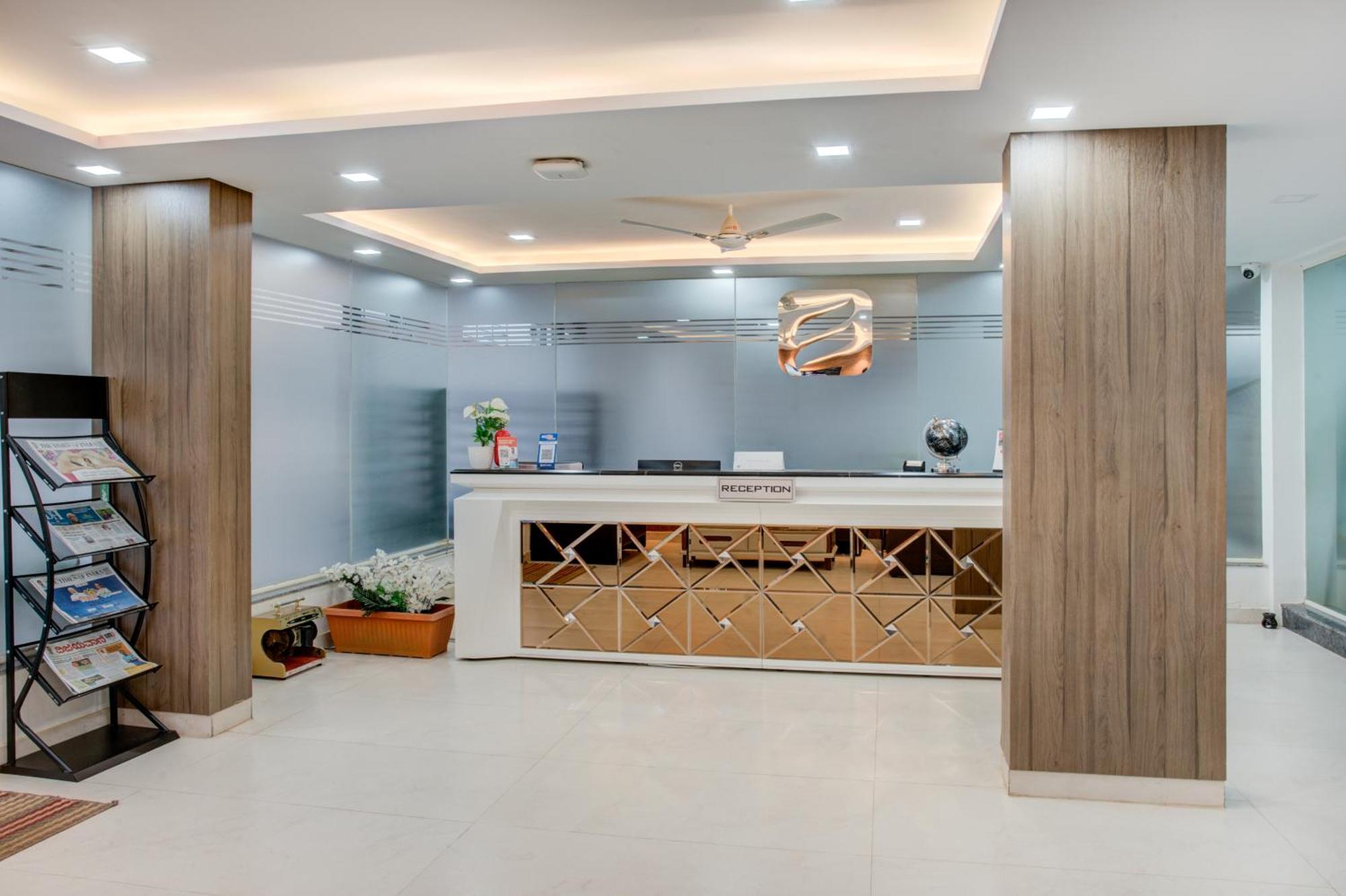 Hotel Sterling Inn Bangalore International Airport Yelahanka ภายนอก รูปภาพ