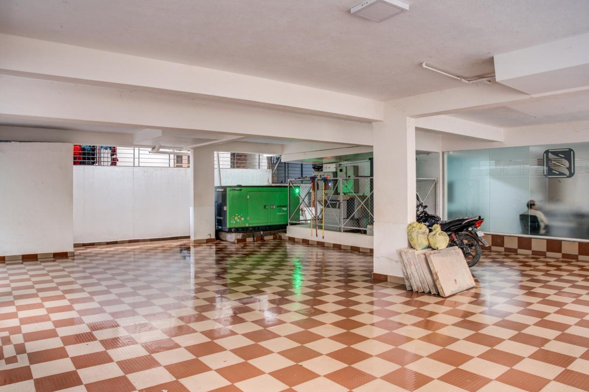 Hotel Sterling Inn Bangalore International Airport Yelahanka ภายนอก รูปภาพ